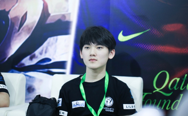 日子越来越有判头了，LPL前职业选手从野区到监狱