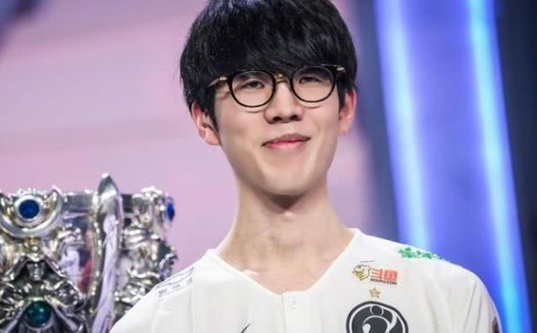 王者荣耀比分：世冠TS绝地让3追4战胜DYG夺冠，作为玩家你应该要看到这些