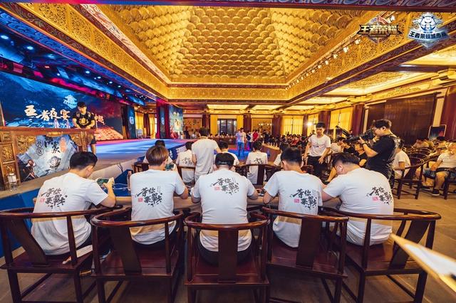 Rossy 加入 Leviatan 而不是 nataNk